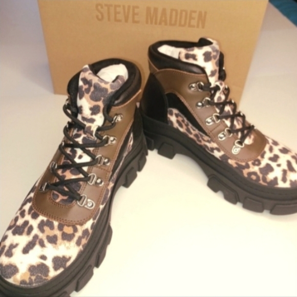 NEW Steve Madden Leather Vermont Animal Print Lug Sole Boots Sz 7.5 New In Box - Picture 2 of 7